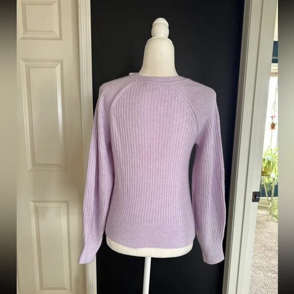 Athleta Layover V-Neck Sweater Light Purple Merino Extra Fine Wool 
Size XS - Picture 5 of 12